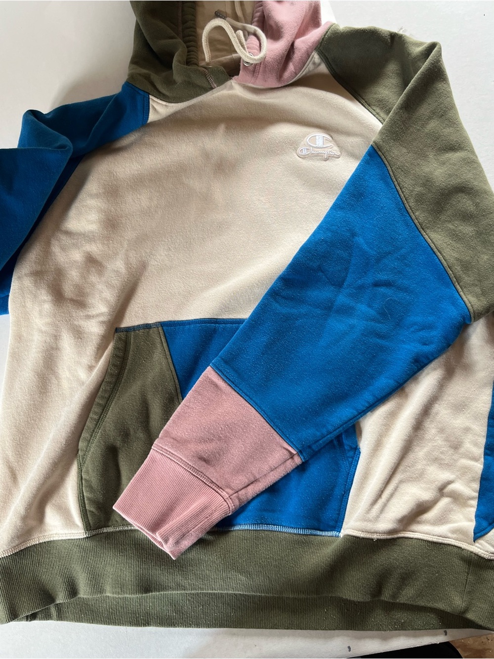 Champion men’s L' Colorblock Hoodie - Cream/Blue/Olive/Pink - Picture 4 of 7